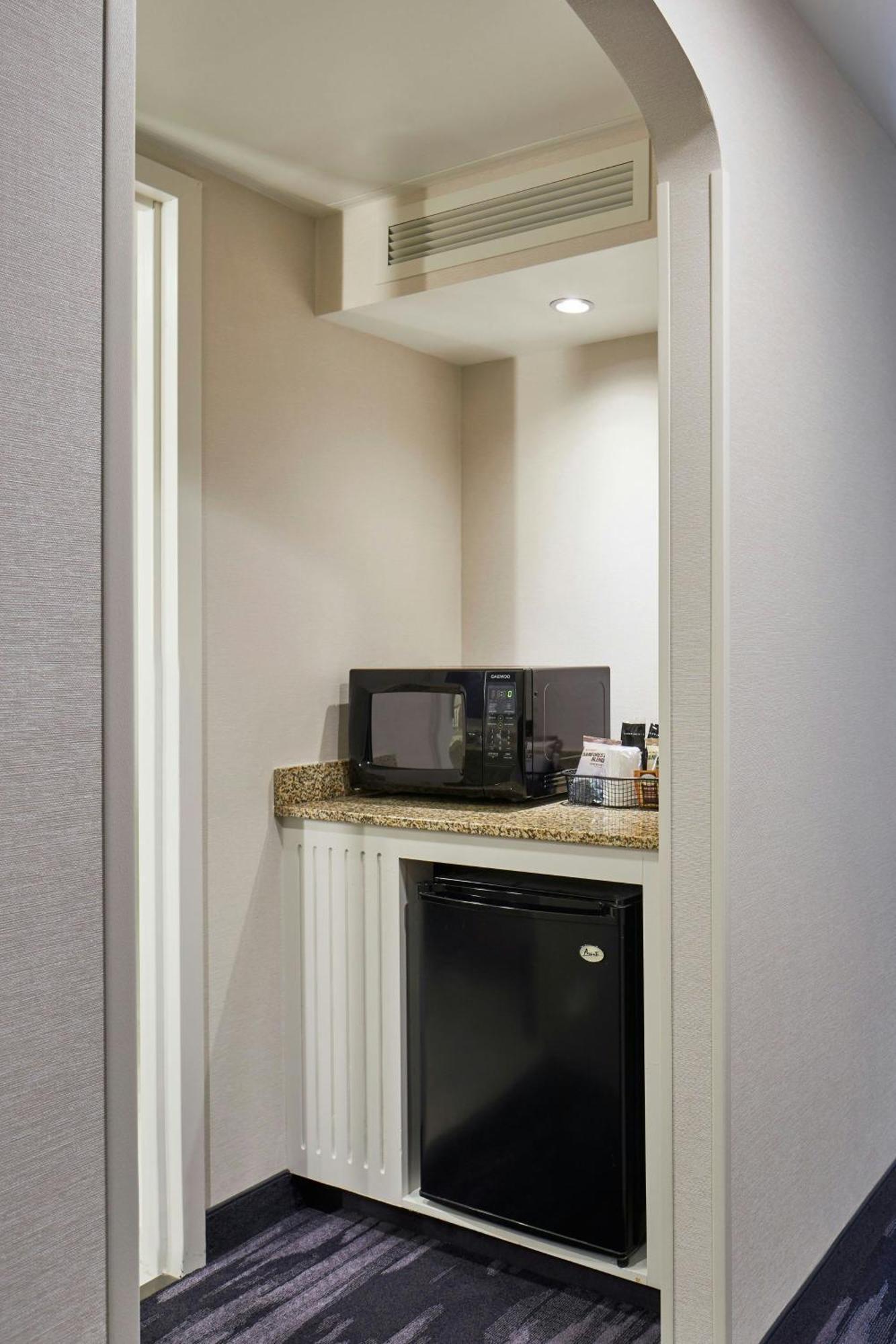 Fairfield Inn & Suites By Marriott Albany Airport מראה חיצוני תמונה